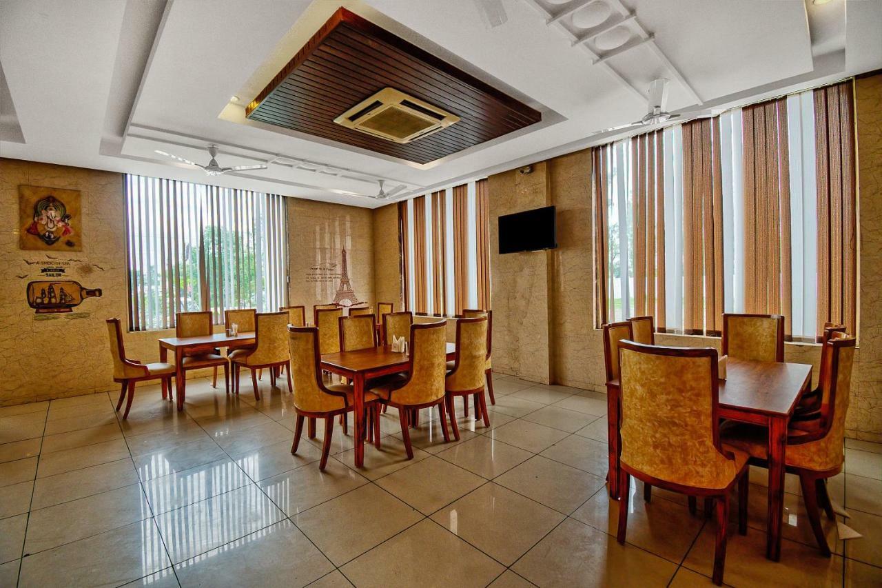 Capital O 40833 Maharaja Hotel & Restaurant Kashipur Buitenkant foto