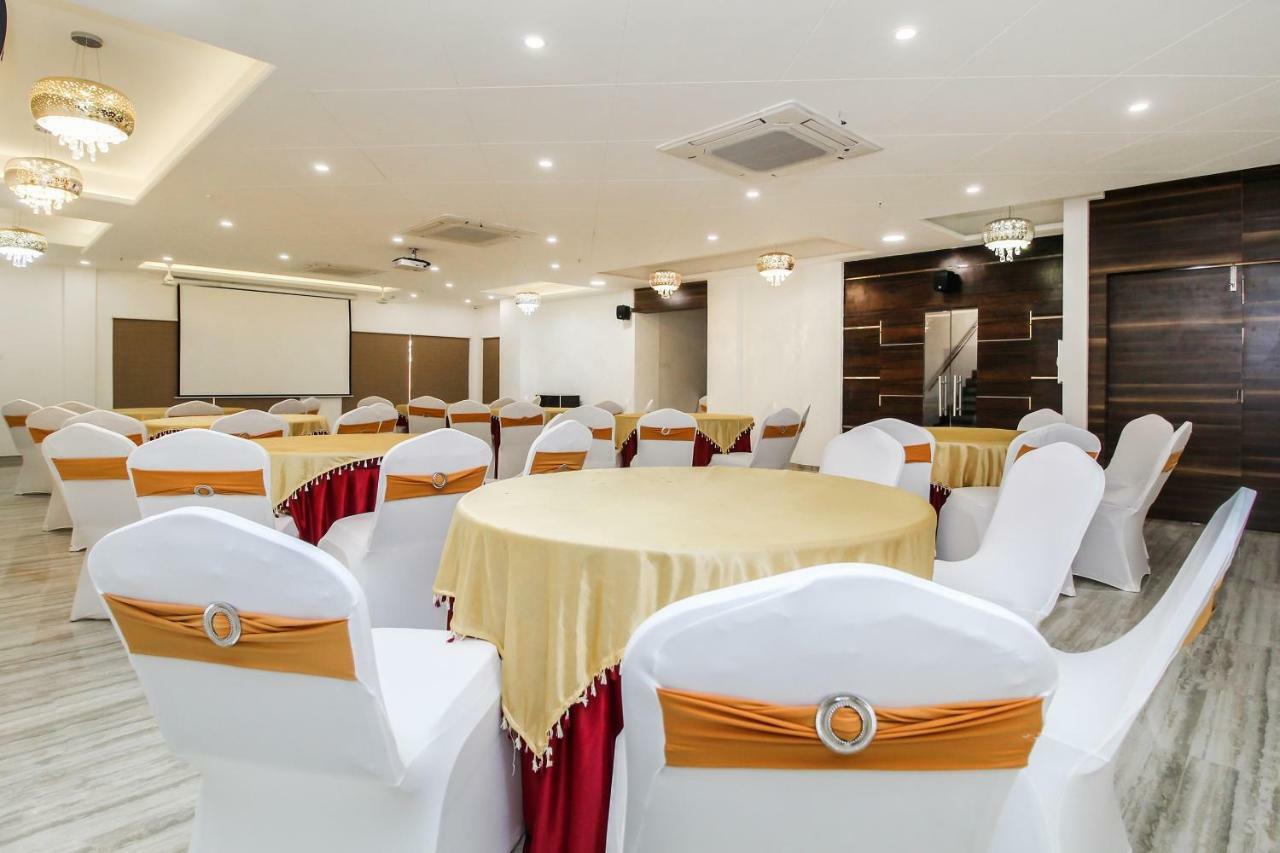 Capital O 40833 Maharaja Hotel & Restaurant Kashipur Buitenkant foto