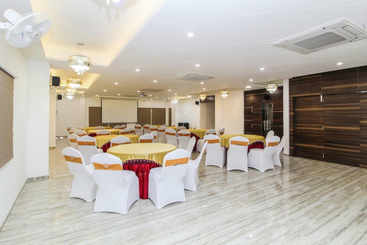 Capital O 40833 Maharaja Hotel & Restaurant Kashipur Buitenkant foto
